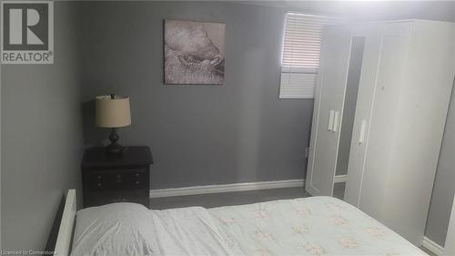 60 Chelsea Street, St. Catharines, ON - Indoor Photo Showing Bedroom