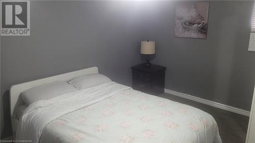 60 Chelsea Street, St. Catharines, ON - Indoor Photo Showing Bedroom