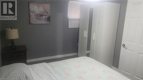 60 Chelsea Street, St. Catharines, ON - Indoor Photo Showing Bedroom