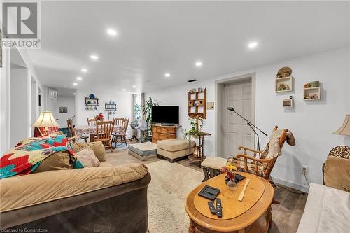 4625 #6 Highway, Hamilton, ON - Indoor Photo Showing Living Room