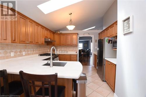 17 Durrell Court, Hamilton, ON - Indoor Photo Showing Kitchen