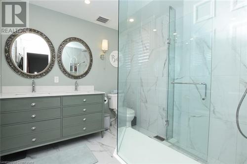 17 Durrell Court, Hamilton, ON - Indoor Photo Showing Bathroom