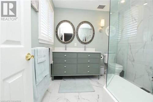 17 Durrell Court, Hamilton, ON - Indoor Photo Showing Bathroom