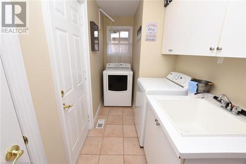 17 Durrell Court, Hamilton, ON - Indoor Photo Showing Laundry Room