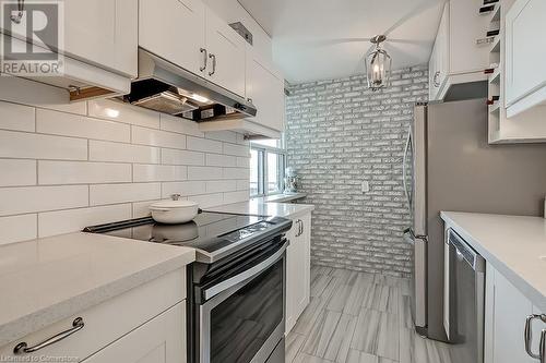 1425 Ghent Avenue Unit# 901, Burlington, ON - Indoor Photo Showing Kitchen