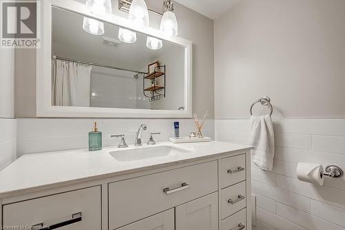 1425 Ghent Avenue Unit# 901, Burlington, ON - Indoor Photo Showing Bathroom