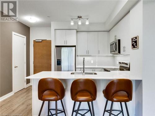 320 Plains Road E Unit# 310, Burlington, ON - Indoor Photo Showing Kitchen