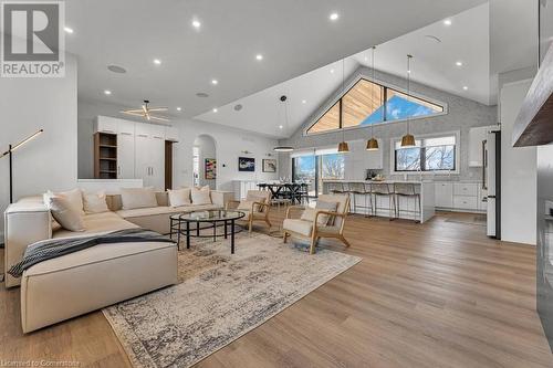 900 Empire Road, Port Colborne, ON - Indoor Photo Showing Living Room