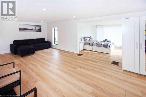 900 Empire Road, Port Colborne, ON - Indoor Photo Showing Living Room