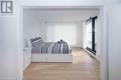 900 Empire Road, Port Colborne, ON - Indoor Photo Showing Bedroom