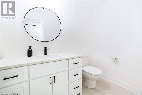 837 Danforth Place, Burlington, ON - Indoor Photo Showing Bathroom