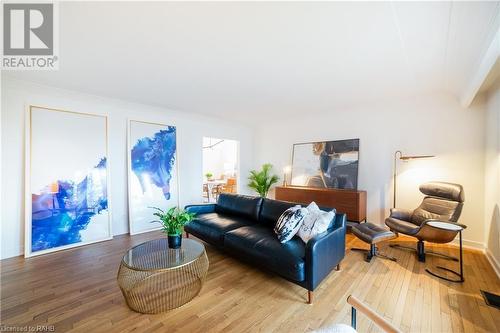 837 Danforth Place, Burlington, ON - Indoor Photo Showing Living Room