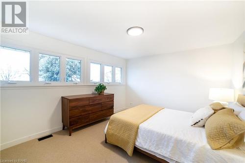 837 Danforth Place, Burlington, ON - Indoor Photo Showing Bedroom