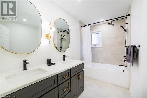 837 Danforth Place, Burlington, ON - Indoor Photo Showing Bathroom