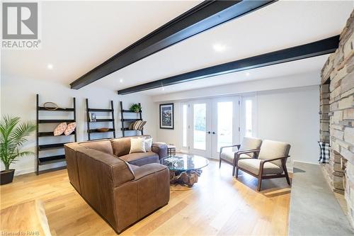 837 Danforth Place, Burlington, ON - Indoor Photo Showing Living Room