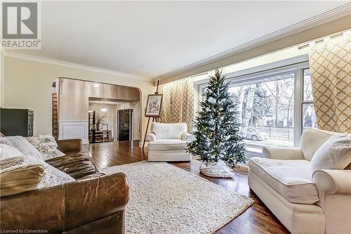 3021 Lakeshore Road, Burlington, ON - Indoor Photo Showing Living Room