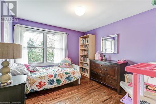 3021 Lakeshore Road, Burlington, ON - Indoor Photo Showing Bedroom