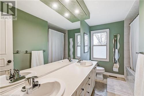 3021 Lakeshore Road, Burlington, ON - Indoor Photo Showing Bathroom