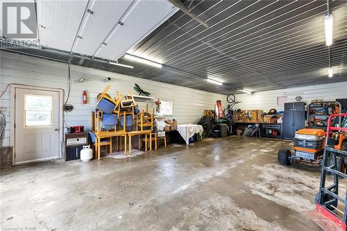 18234 Mississauga Road, Caledon, ON - Indoor Photo Showing Garage