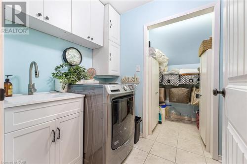 18234 Mississauga Road, Caledon, ON - Indoor Photo Showing Laundry Room