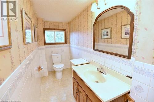 647 Limeridge Road E, Hamilton, ON - Indoor Photo Showing Bathroom