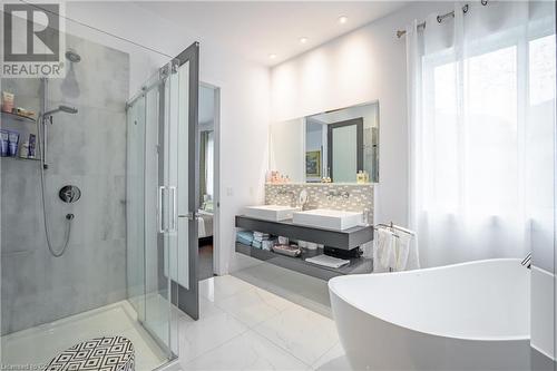 10 David Lowrey Court, Niagara-On-The-Lake, ON - Indoor Photo Showing Bathroom