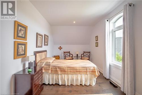 10 David Lowrey Court, Niagara-On-The-Lake, ON - Indoor Photo Showing Bedroom