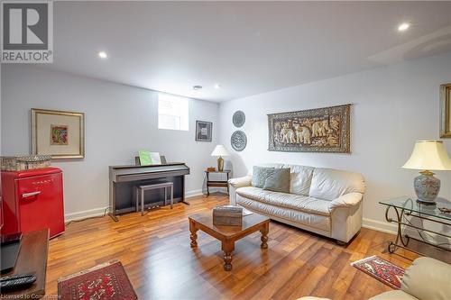 10 David Lowrey Court, Niagara-On-The-Lake, ON - Indoor Photo Showing Living Room