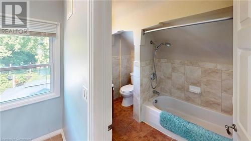 38 Haig Street, St. Catharines, ON - Indoor Photo Showing Bathroom