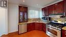 38 Haig Street, St. Catharines, ON  - Indoor Photo Showing Kitchen 