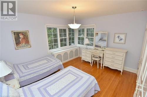 11 Forsyth Place, Hamilton, ON - Indoor Photo Showing Bedroom