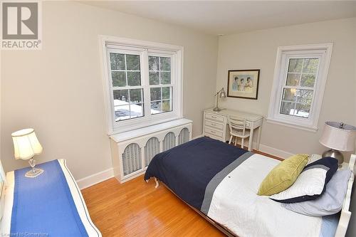 11 Forsyth Place, Hamilton, ON - Indoor Photo Showing Bedroom