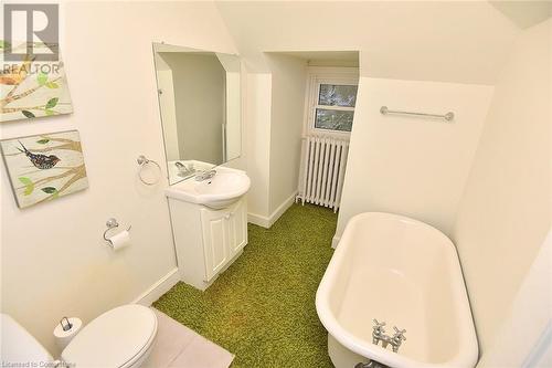 11 Forsyth Place, Hamilton, ON - Indoor Photo Showing Bathroom