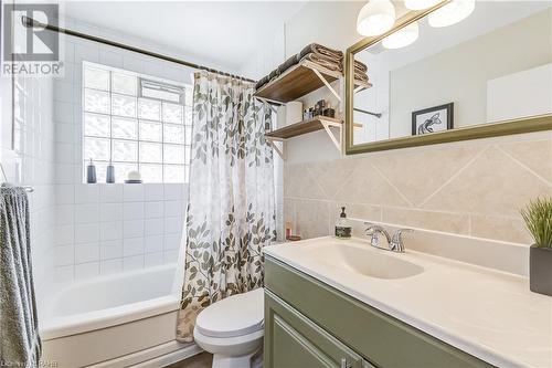 302 Southill Drive, Kitchener, ON - Indoor Photo Showing Bathroom