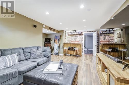 302 Southill Drive, Kitchener, ON - Indoor Photo Showing Living Room