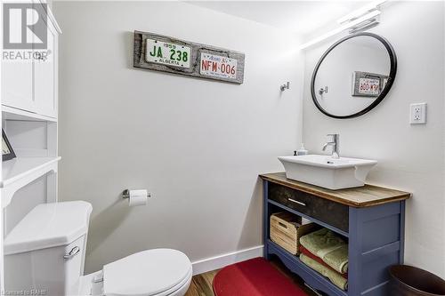 302 Southill Drive, Kitchener, ON - Indoor Photo Showing Bathroom