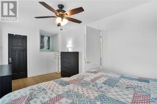 54 Spadina Avenue, Hamilton, ON - Indoor Photo Showing Bedroom