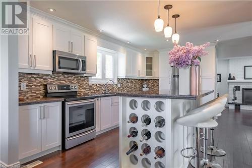 87 Monte Drive, Hamilton, ON - Indoor Photo Showing Kitchen With Upgraded Kitchen