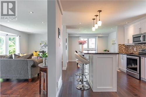 87 Monte Drive, Hamilton, ON - Indoor Photo Showing Kitchen With Upgraded Kitchen