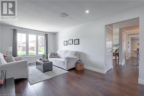 87 Monte Drive, Hamilton, ON - Indoor Photo Showing Living Room