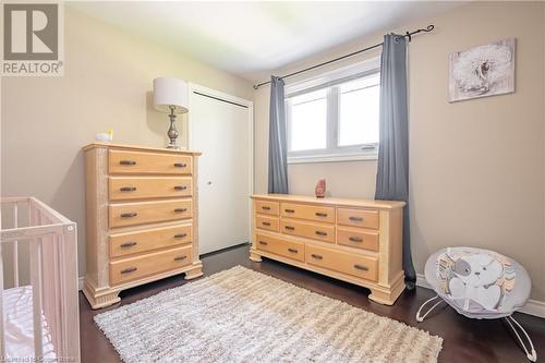 87 Monte Drive, Hamilton, ON - Indoor Photo Showing Bedroom