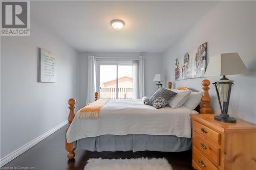 87 Monte Drive, Hamilton, ON - Indoor Photo Showing Bedroom