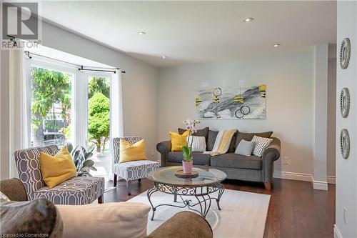 87 Monte Drive, Hamilton, ON - Indoor Photo Showing Living Room