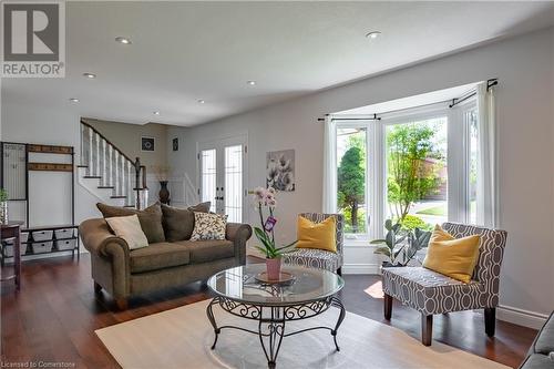 87 Monte Drive, Hamilton, ON - Indoor Photo Showing Living Room