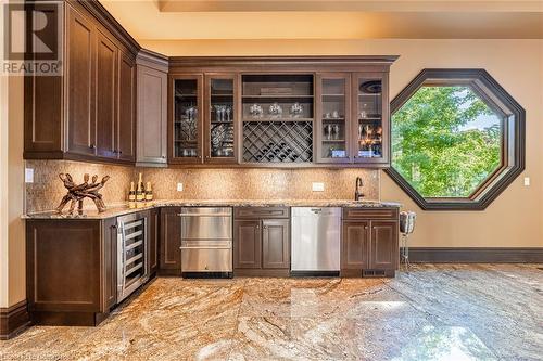 2633 Bluffs Way, Burlington, ON - Indoor Photo Showing Kitchen