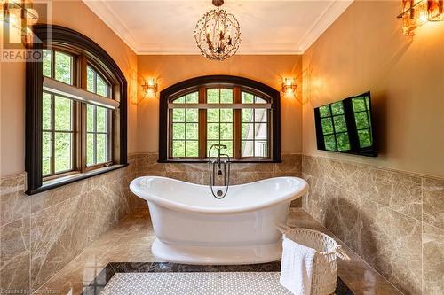 2633 Bluffs Way, Burlington, ON - Indoor Photo Showing Bathroom