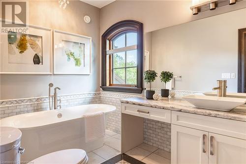 2633 Bluffs Way, Burlington, ON - Indoor Photo Showing Bathroom