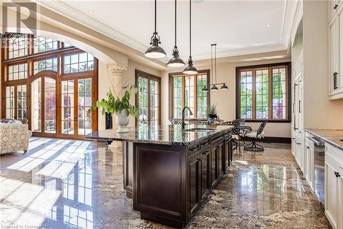 2633 Bluffs Way, Burlington, ON - Indoor Photo Showing Kitchen With Upgraded Kitchen