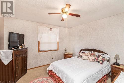 75 Hanover Place, Hamilton, ON - Indoor Photo Showing Bedroom