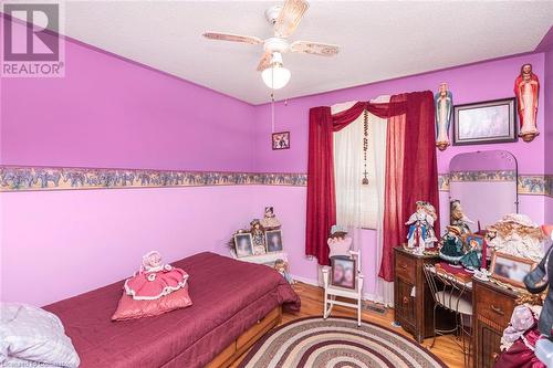 75 Hanover Place, Hamilton, ON - Indoor Photo Showing Bedroom